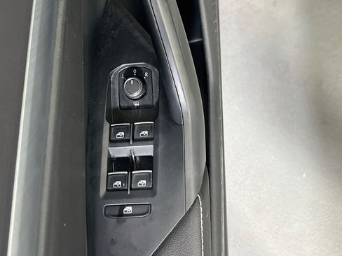 Used 2023 Volkswagen Jetta SE FWD image 17