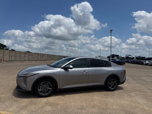 Used 2025 Kia K4 FWD image 10
