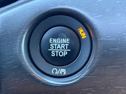 Used 2017 Jeep Grand Cherokee Laredo w/ Quick Order Package 23E image 23