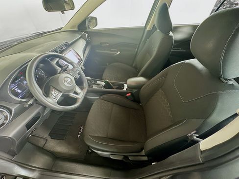 Used 2023 Nissan Kicks SV FWD image 13