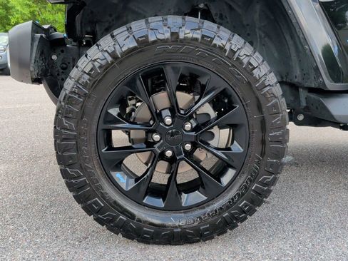 Used 2022 Jeep Wrangler Unlimited Sahara AWD/4WD image 4