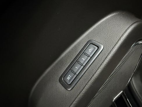 Used 2018 GMC Yukon SLT image 10