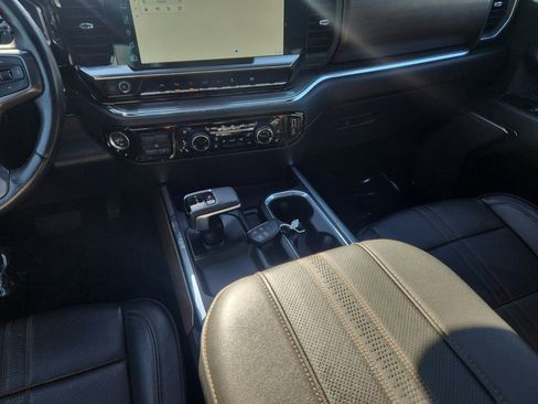 Used 2023 Chevrolet Silverado 1500 High Country w/ High Country Premium Package image 15