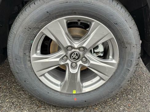 New 2025 Toyota RAV4 XLE image 11