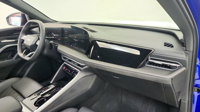 Used 2025 Audi SQ5 Premium Plus AWD/4WD image 34