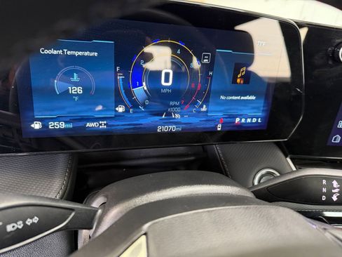 Used 2025 Chevrolet Equinox LT image 39