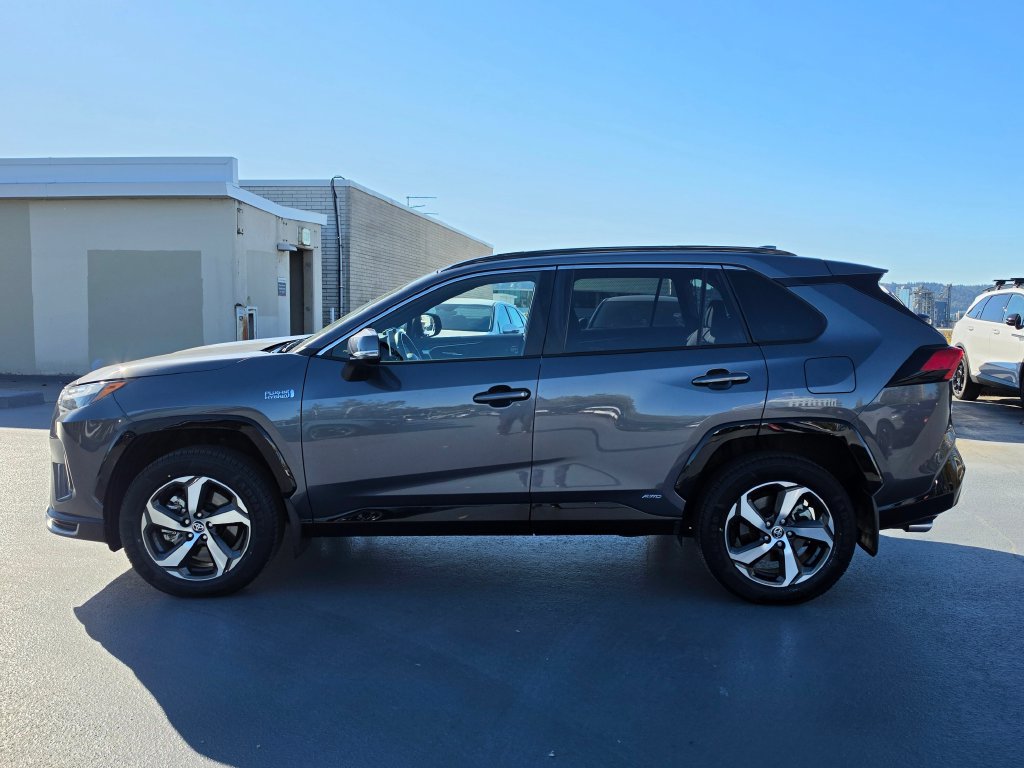 Used 2023 Toyota RAV4 SE w/ Weather & Moonroof Package AWD/4WD image 7