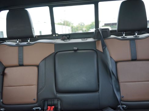 Used 2020 Chevrolet Silverado 1500 High Country w/ Technology Package AWD/4WD image 19