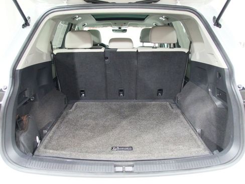 Used 2021 Volkswagen Tiguan SE w/ Panoramic Sunroof Package AWD/4WD image 25
