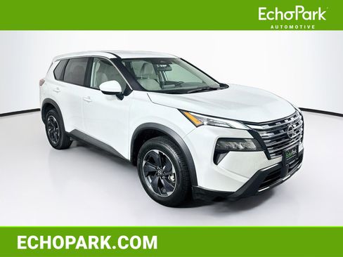 Used 2025 Nissan Rogue SV FWD image 1