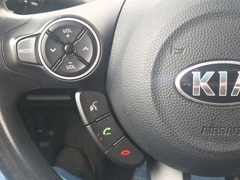Used 2017 Kia Soul FWD image 33