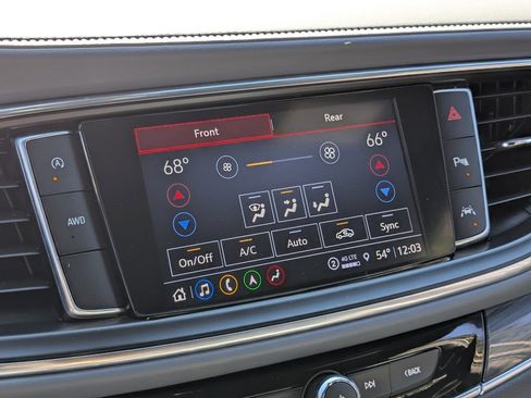 Used 2022 Buick Enclave Premium image 21