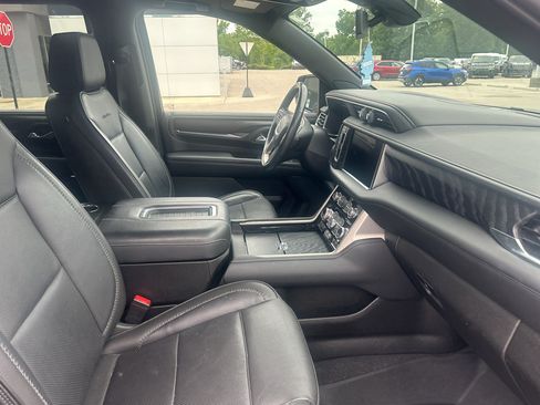 Used 2022 GMC Yukon Denali AWD/4WD image 6