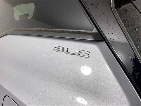 Used 2024 GMC Terrain SLE FWD image 15