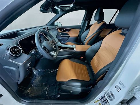 Used 2024 Mercedes-Benz GLC 300 image 15