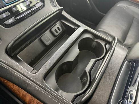 Used 2018 Chevrolet Tahoe Premier AWD/4WD image 36
