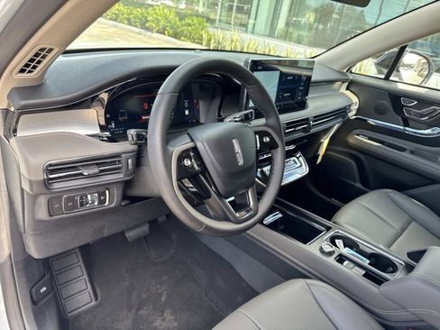 New 2026 Lincoln Corsair Premiere FWD image 14