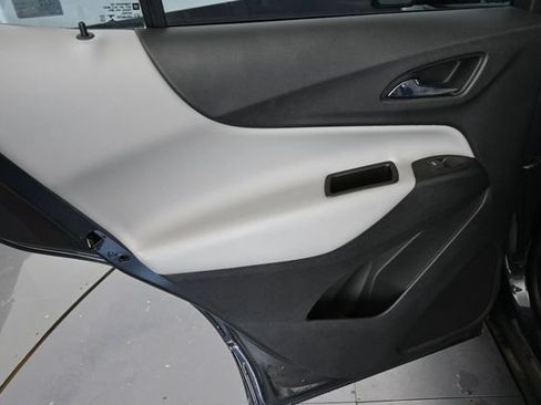 Used 2022 Chevrolet Equinox LS w/ Driver Confidence II Package FWD image 26