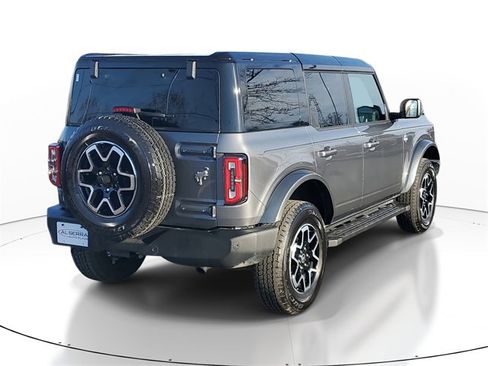 Used 2024 Ford Bronco Outer Banks image 4