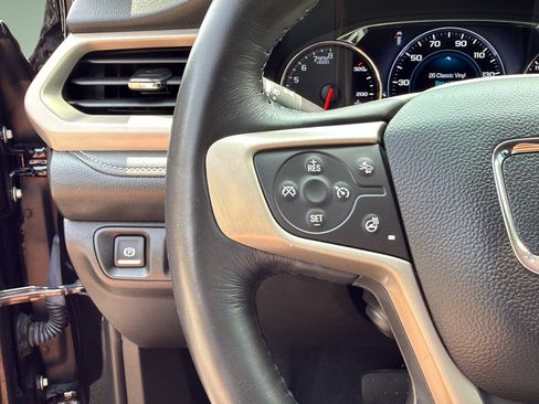 Used 2017 GMC Acadia Denali w/ Technology Package AWD/4WD image 25