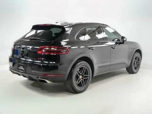 Used 2018 Porsche Macan AWD/4WD image 10
