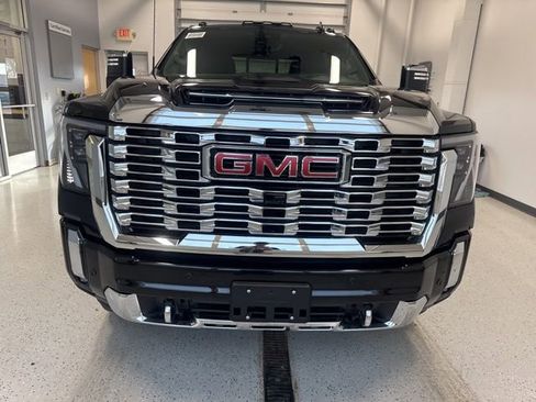 New 2026 GMC Sierra 3500 Denali w/ Technology Package image 12