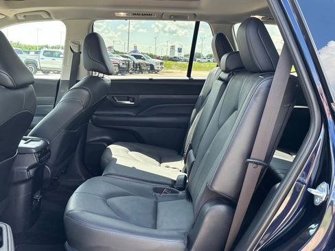 Used 2025 Toyota Grand Highlander FWD image 15