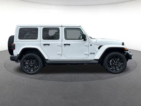 Certified 2025 Jeep Wrangler Unlimited Sahara AWD/4WD image 7