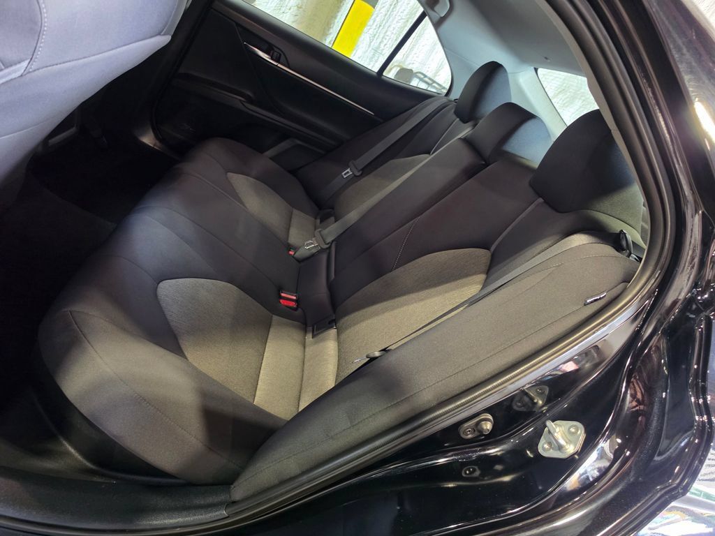 Used 2022 Toyota Camry LE FWD image 7