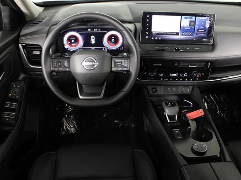 Certified 2026 Nissan Rogue SL AWD/4WD image 7