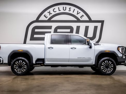 Used 2026 GMC Sierra 2500 Denali Ultimate AWD/4WD image 9