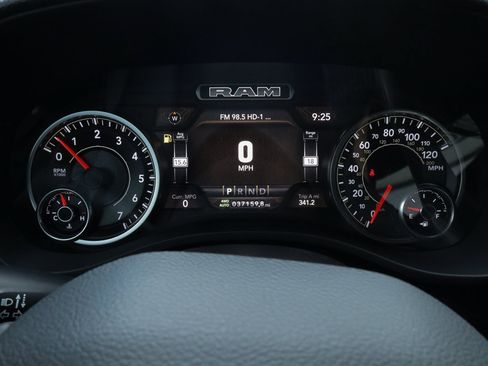 Used 2022 RAM 1500 Laramie w/ Sport Appearance Package AWD/4WD image 36