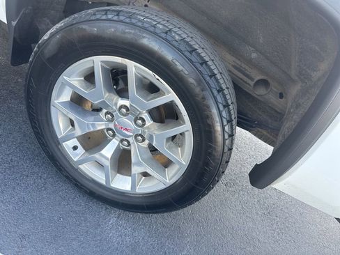 Used 2018 GMC Sierra 1500 SLT w/ SLT Premium Package AWD/4WD image 9