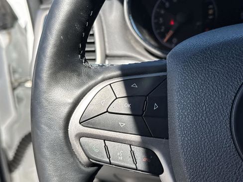 Used 2018 Jeep Grand Cherokee Limited image 20