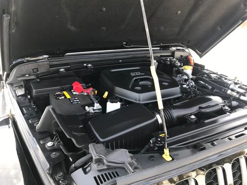 Used 2023 Jeep Wrangler Unlimited Sahara w/ Cold Weather Group image 55