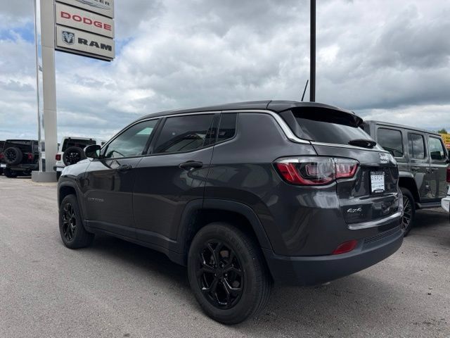 Used 2024 Jeep Compass Sport AWD/4WD image 5