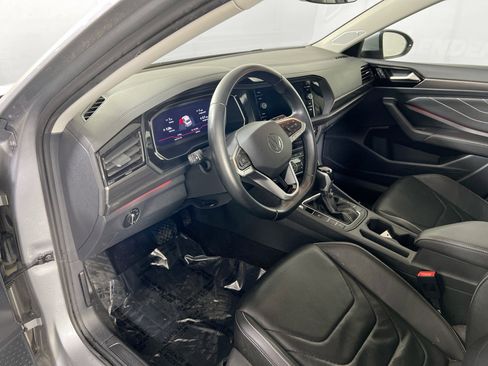 Used 2022 Volkswagen Jetta SEL image 9