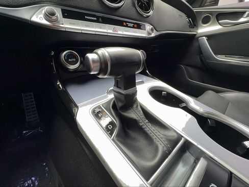 Used 2022 Kia Stinger GT1 RWD image 45