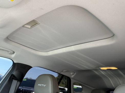 Used 2025 Chevrolet Trax ACTIV w/ Sunroof Package FWD image 24