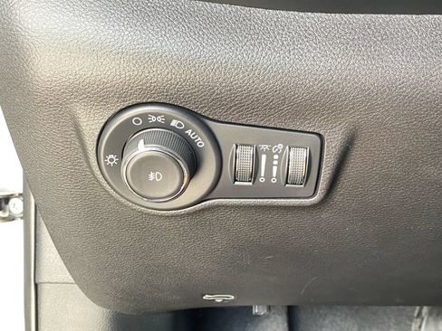 Used 2024 Jeep Compass Latitude AWD/4WD image 21