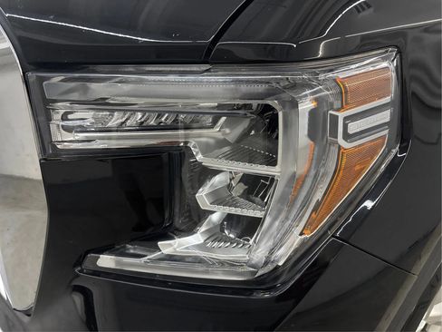 Used 2022 GMC Sierra 1500 SLT w/ SLT Premium Plus Package AWD/4WD image 32