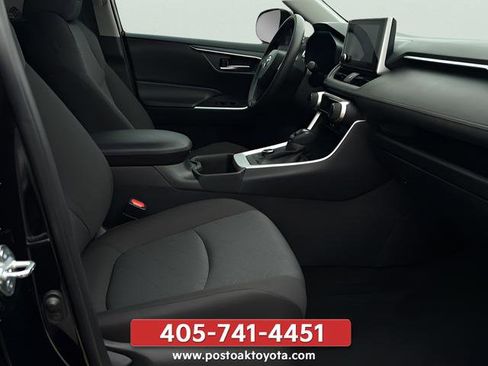 Used 2024 Toyota RAV4 AWD Hybrid image 11