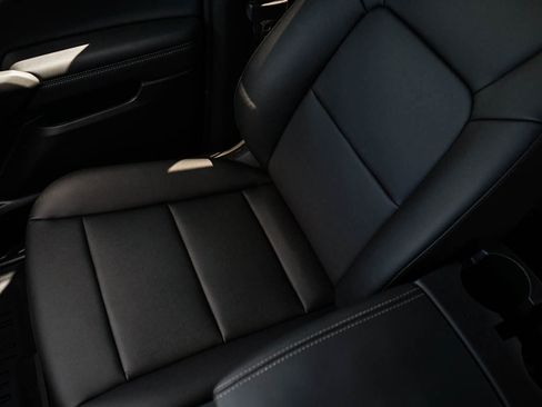 New 2025 GMC Canyon Elevation w/ Convenience Package image 24