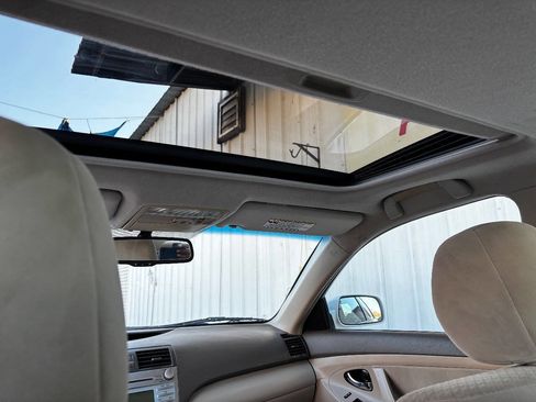 Used 2009 Toyota Camry LE image 25