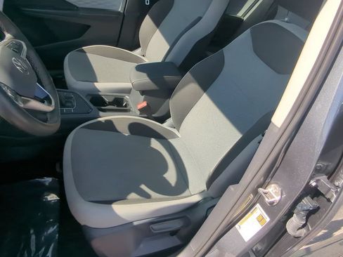 Certified 2024 Volkswagen Taos S FWD image 19