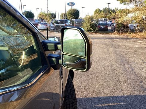 Used 2023 Ford F250 Lariat w/ Chrome Package image 26