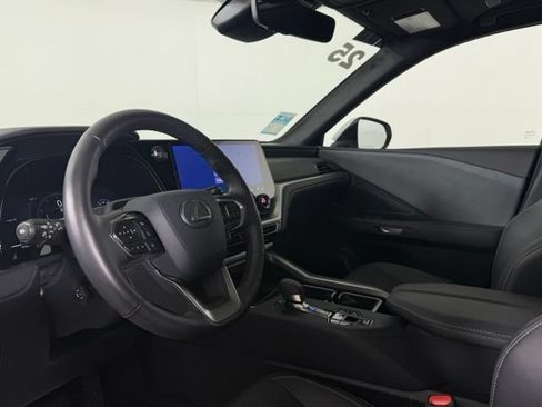 Used 2025 Lexus TX 350 AWD w/ Technology Package image 4