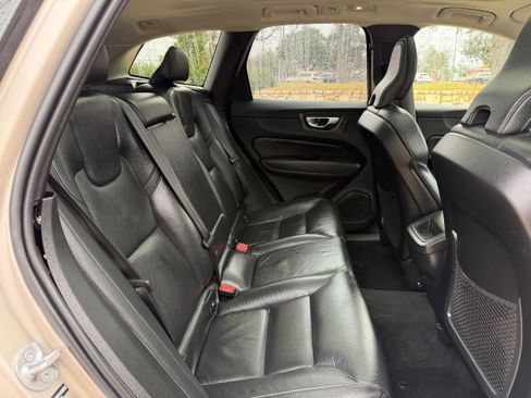 Certified 2025 Volvo XC60 B5 Plus image 12
