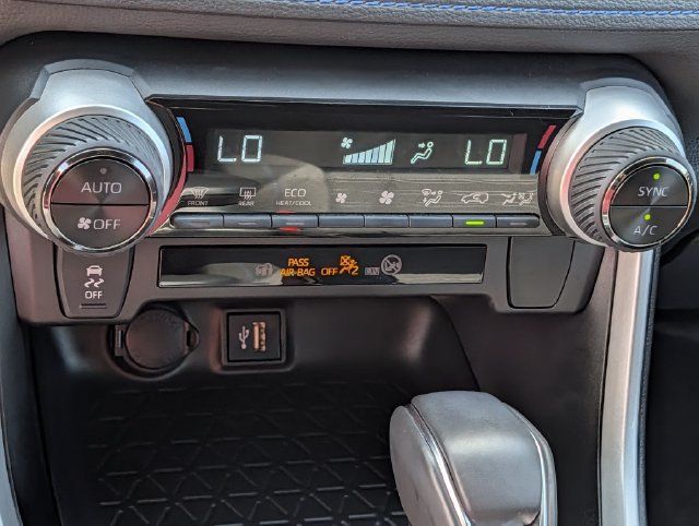 Used 2025 Toyota RAV4 SE AWD/4WD image 17