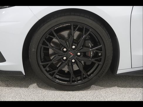 Used 2023 Chevrolet Corvette Stingray Premium Conv w/ Z51 Performance Package RWD image 29